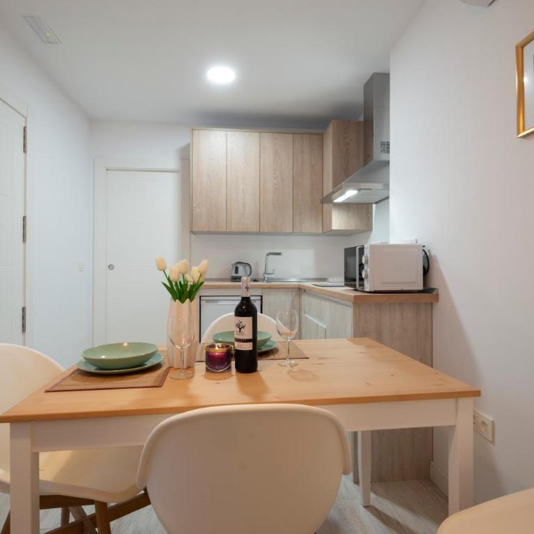 MOLINO CORTEZA DELUXE 6 pax - Three-Bedroom Apartment - 6