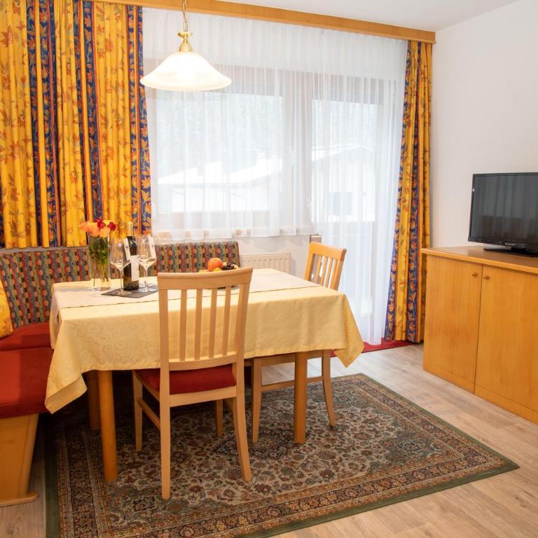 Apart Garni Wiesenhof - Apartment mit 2 Schlafzimmern und Balkon - 3