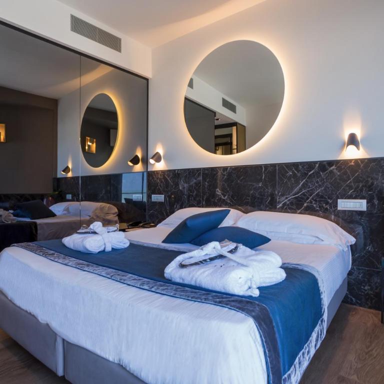 Hotel Michelangelo - Superior Double or Twin Room with Partial Sea View - 8