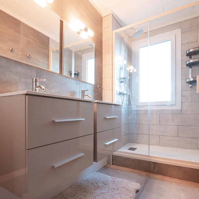 Les chambres du Vercors - Parking Free Fibre Netflix - Chambre Double avec Balcon - 2