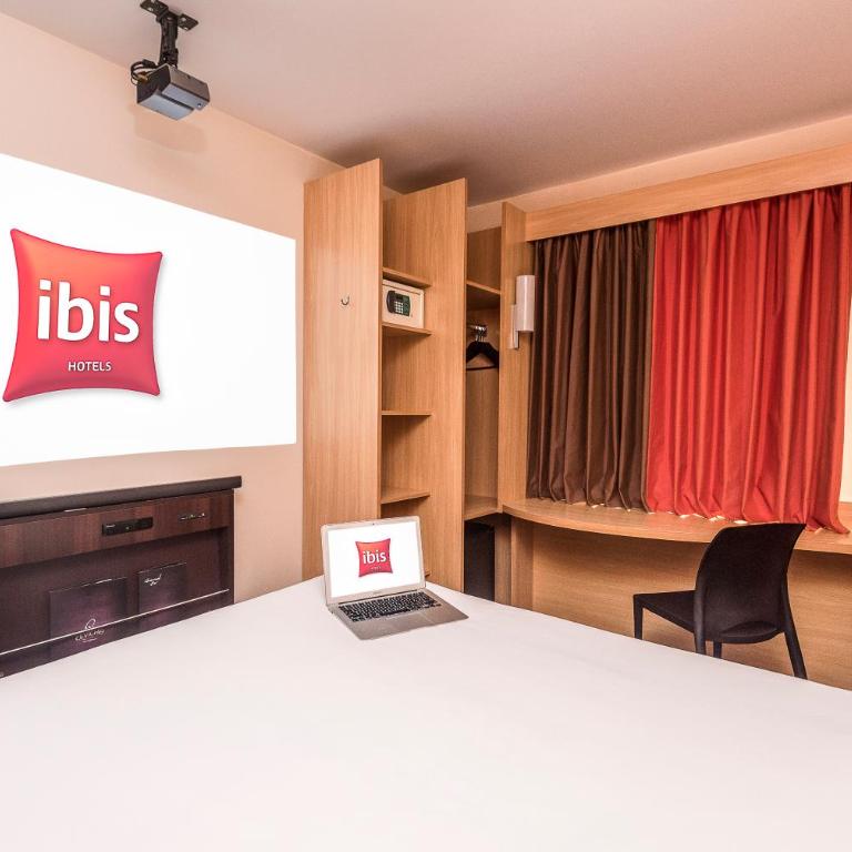 ibis Santiago Las Condes - Habitación Superior Plug & Play con cama grande - 10
