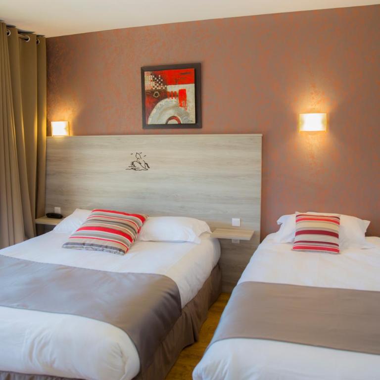 Arc Hôtel Sur Mer - Chambre Triple avec Balcon et Vue sur le Jardin - 3