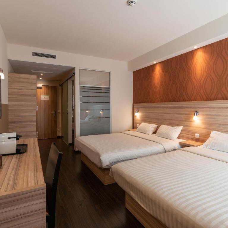 Star G Hotel Premium München Domagkstraße - Camera Queen Superior con 2 Letti Queen-Size - 1