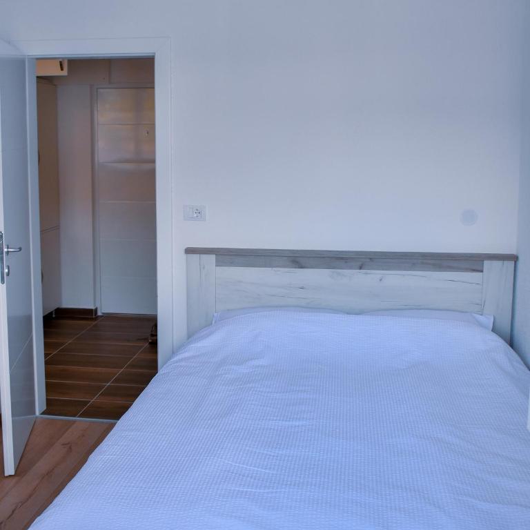 Apartman BLAGOJEVIĆ - One-Bedroom Apartment - 11