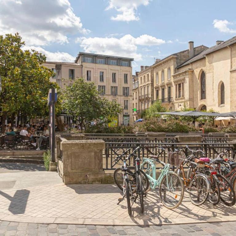 Logement de charme - Saint Pierre - Cœur historique Bordeaux - Studio Lit Queen-Size - 3