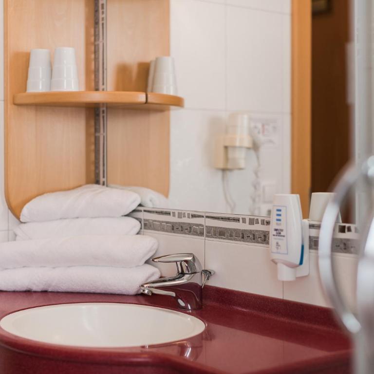 Park Hotel Villa Etschland - Doppelzimmer mit Balkon und Bergblick - 4