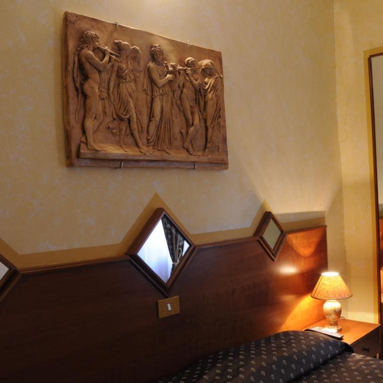 Hotel Farini - Camera Matrimoniale con Bagno Privato - 3