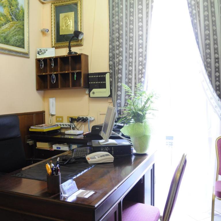 Hotel Farini - Camera Singola con Bagno Privato - 3