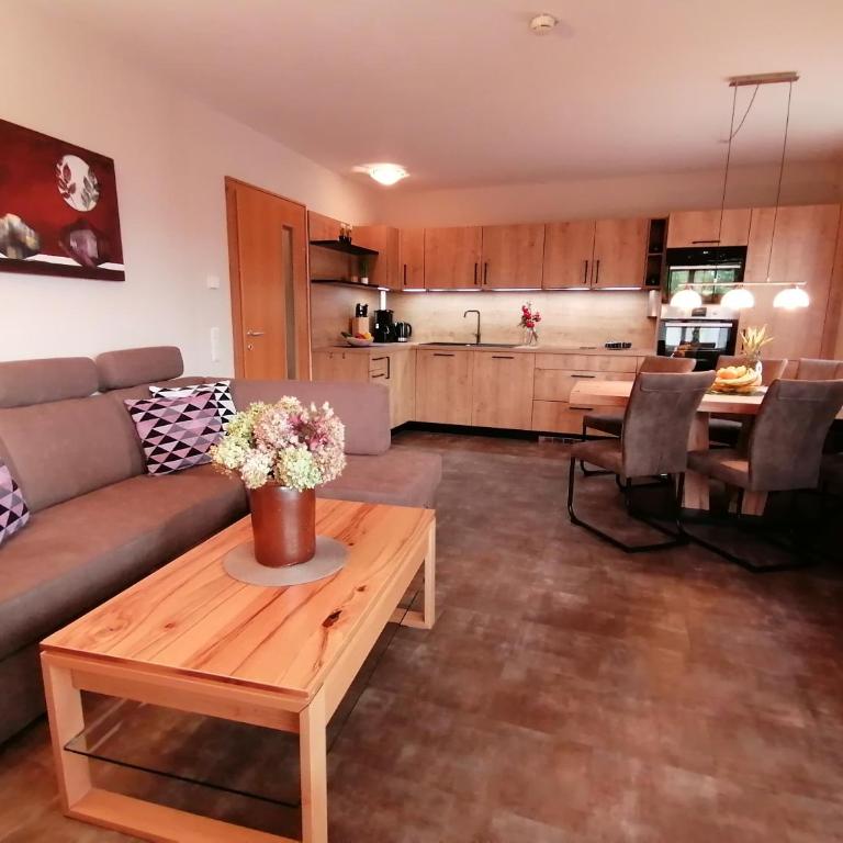 Komfort Appartements serviced by Auhof - Apartment mit 2 Schlafzimmern und Bergblick - Nebengebäude - 2