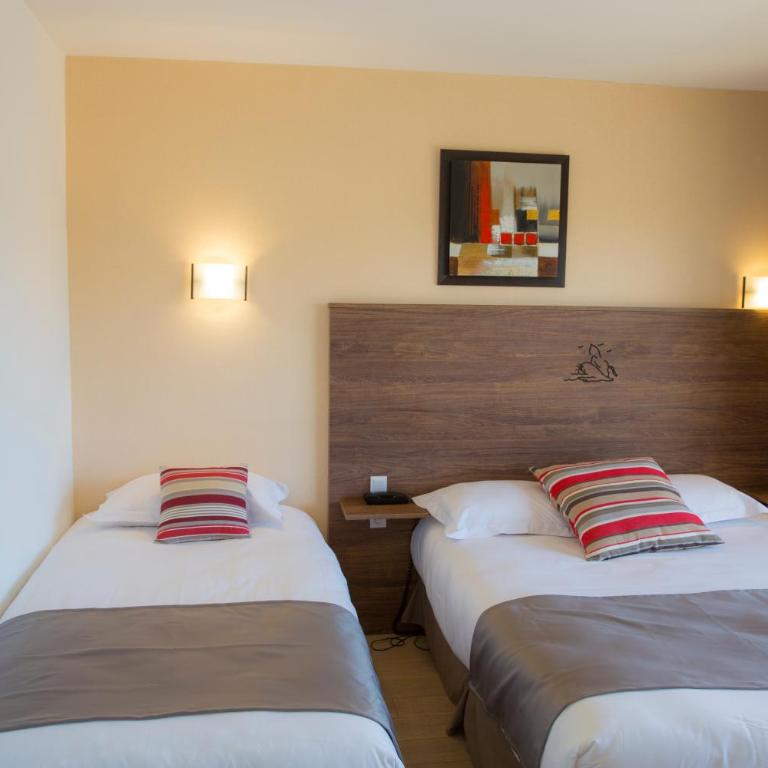 Arc Hôtel Sur Mer - Chambre Triple avec Balcon et Vue sur le Jardin - 1