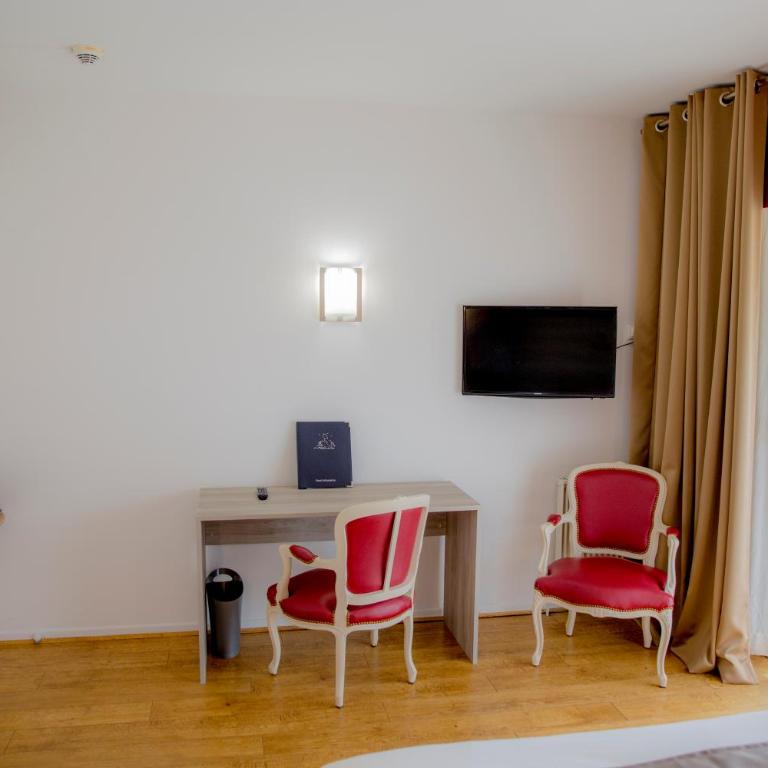 Arc Hôtel Sur Mer - Chambre Triple avec Balcon et Vue sur le Jardin - 2