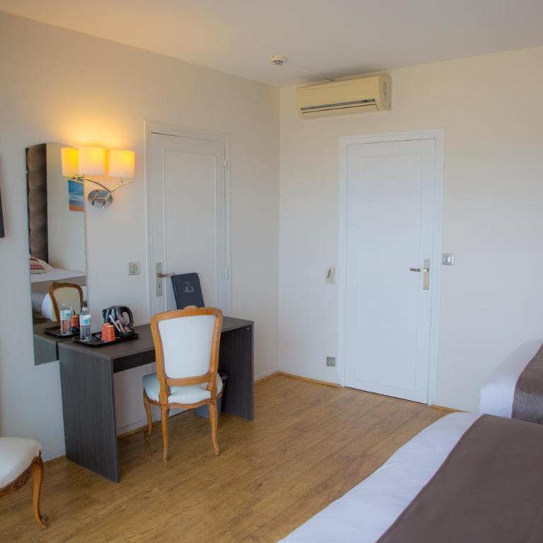 Arc Hôtel Sur Mer - Chambre Triple avec Balcon - Vue sur Mer - 1