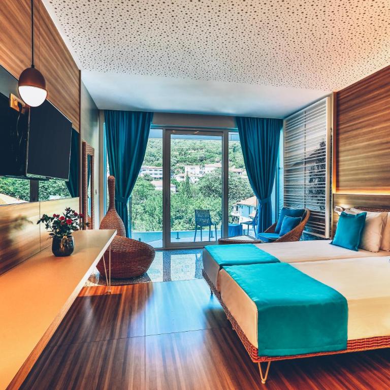 Carine Hotel Kumbor Superior - Deluxe Double or Twin Room with Balcony - 5
