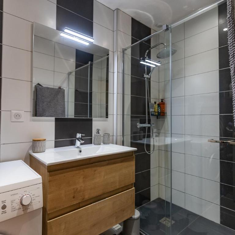 Grand Yatou - 8 pers, RDC, tout confort - Parking, jardin & Wifi - Maison 3 Chambres - 11