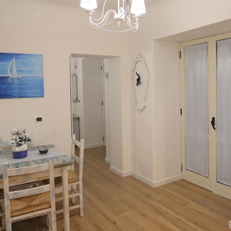 Titti e Nonna - One-Bedroom House - 10