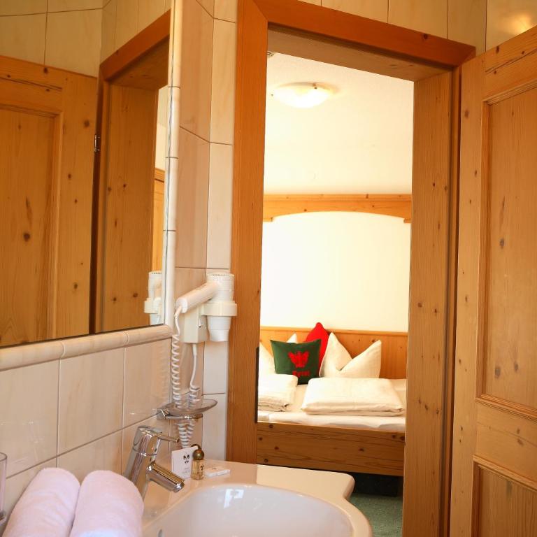 Ferienhof Lackner - Deluxe Two-Bedroom Apartment with Balcony - 5