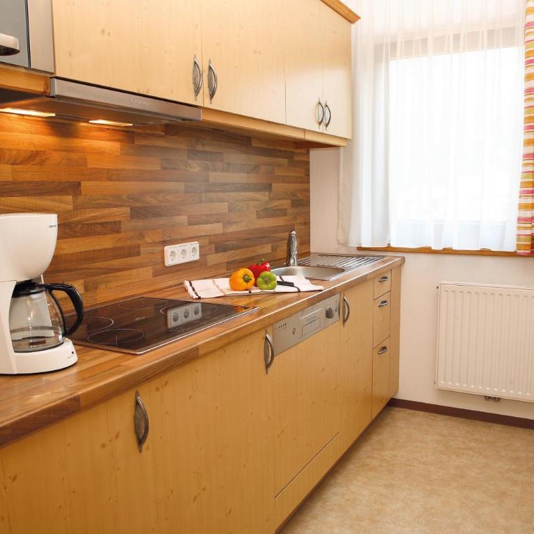 Ferienhof Lackner - Comfort Two-Bedroom Apartment with Balcony - 4
