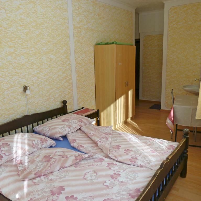 Pension Schönblick - Zweibettzimmer mit Dusche - 4