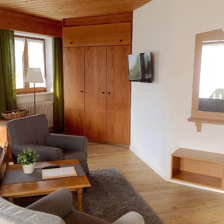 Gästehaus Menkenbauer inkl. Chiemgaukarte - Deluxe Doppelzimmer mit Balkon - 5