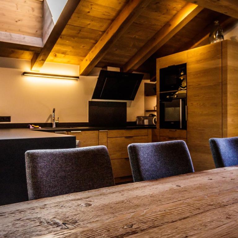 Ski in ski out Le Moulin charming duplex just 50 m from Princesse gondola Megève - Appartement - 7