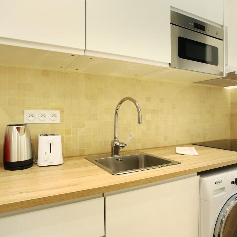 Rent a Room - Studio Bonne Nouvelle - Two-Bedroom Apartment - 12