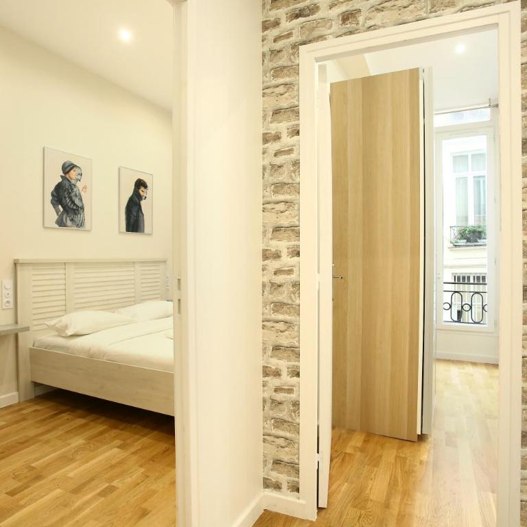 Rent a Room - Studio Bonne Nouvelle - Two-Bedroom Apartment - 10