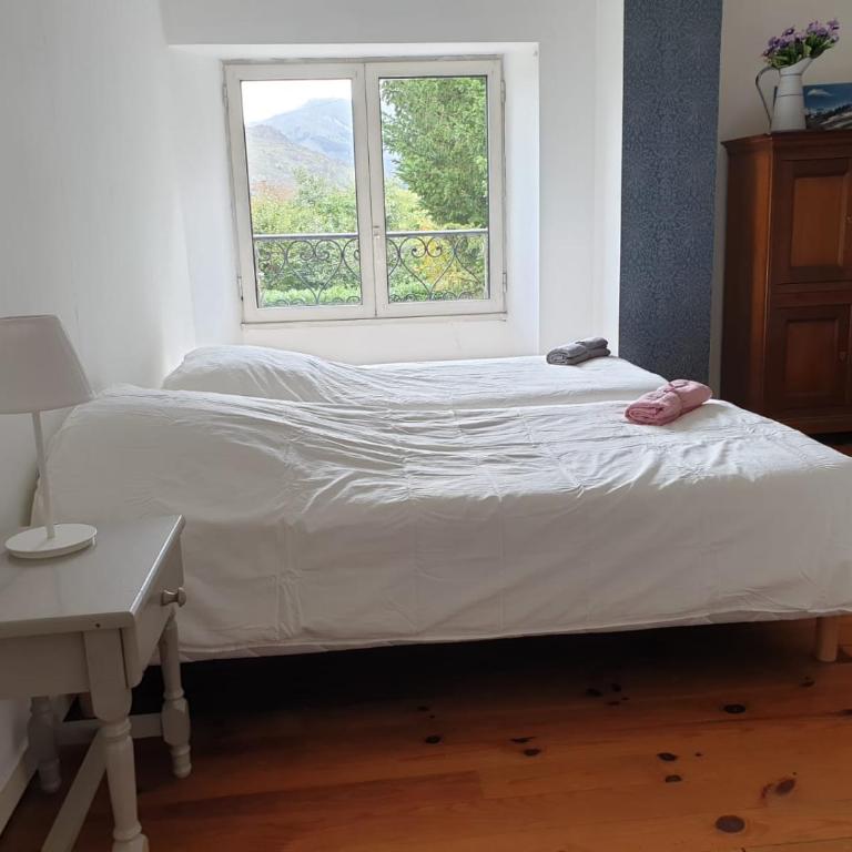 Maison rustique pyrénéenne, vue sur les montagnes - Two-Bedroom House - 9