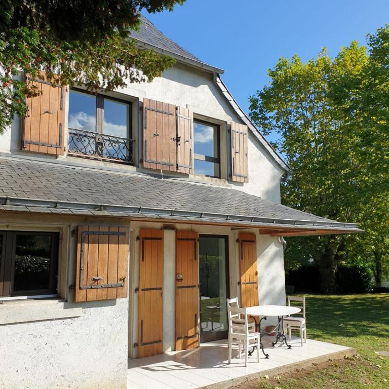 Maison rustique pyrénéenne, vue sur les montagnes - Two-Bedroom House - 2