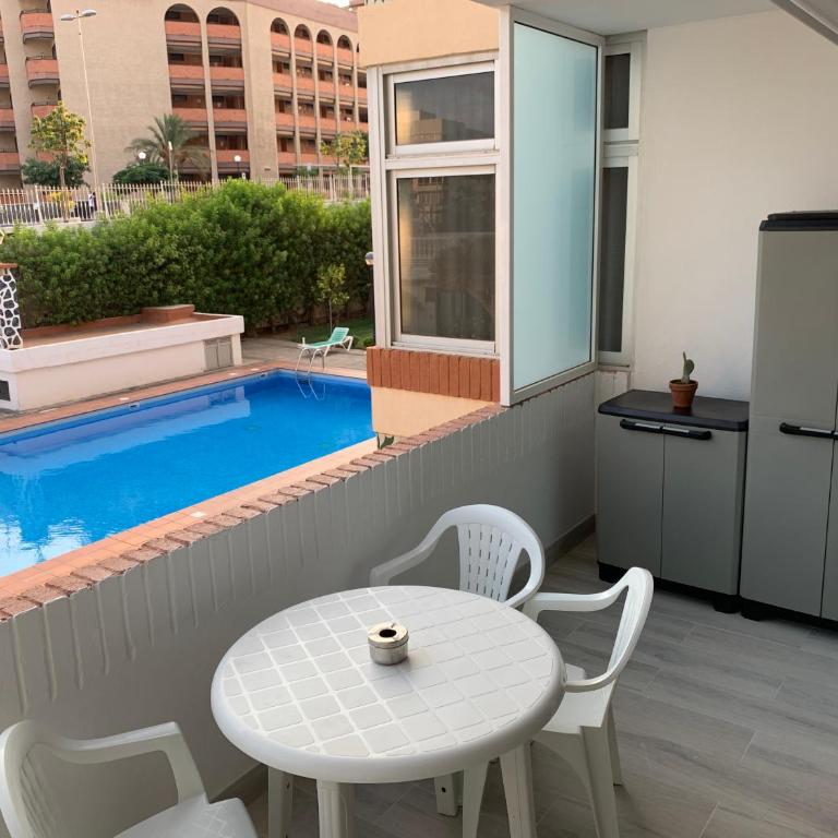 Calm, Cosy and Bright apartment renovated in playa del ingles- WiFi free - One-Bedroom Apartment - 31