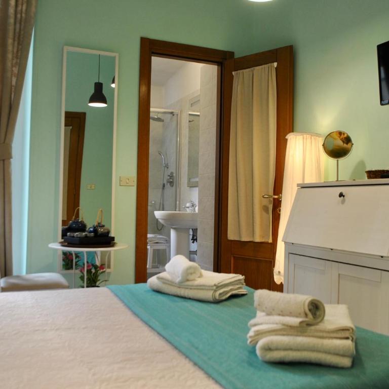 B&B Casa TORET - Camera Matrimoniale con Bagno Privato - 7