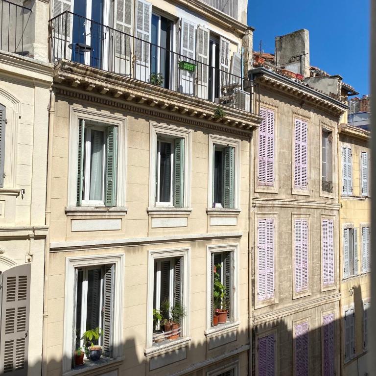 Chez Léo, Charme et Confort 5 min Gare 10 min Vieux Port - Appartement 1 Chambre - 18