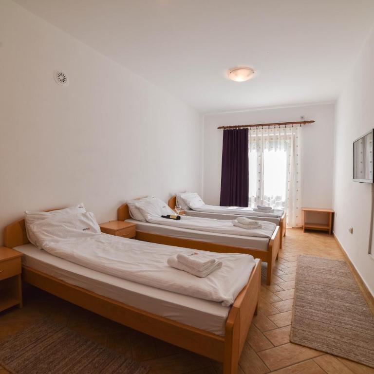 SUNCE Inn - Quadruple Room - 1