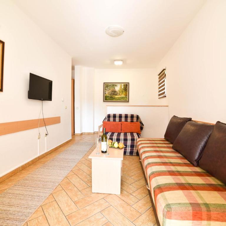 SUNCE Inn - Family Room with Terrace - 2