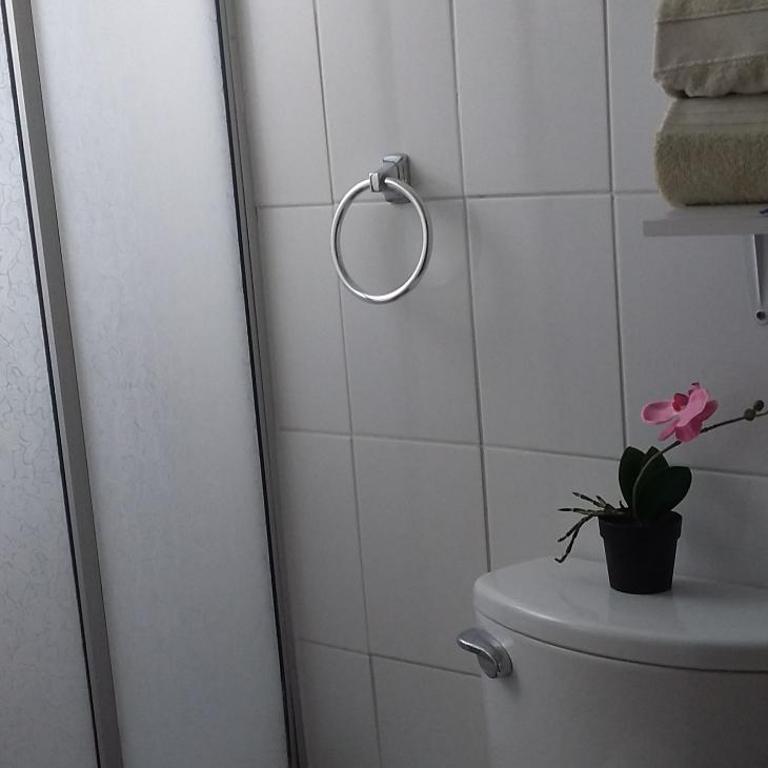 Hostal Tunquelen - Habitación Familiar con baño privado - 4