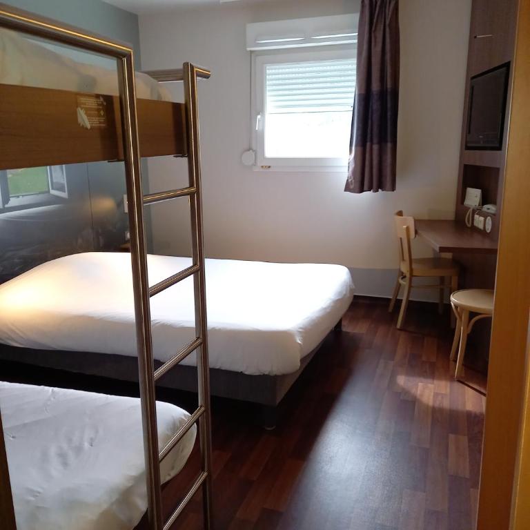 B&B HOTEL Saint-Etienne Monthieu - Chambre Familiale (2 Adultes et 2 Enfants) - 1