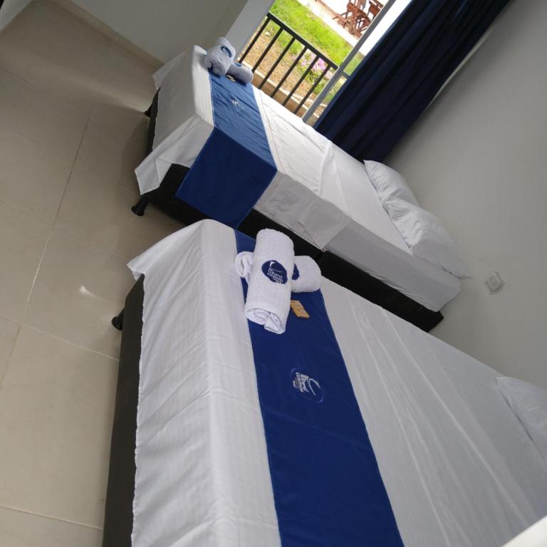 Cosmos Tatacoa Hotel - Habitación Cuádruple Estándar - 5