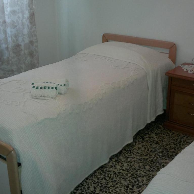 B&B In Centro - Camera Doppia con Letti Singoli e Bagno in Comune - 8