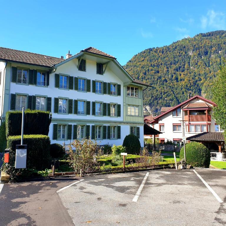 Interlaken Town House Sleeps 12 guests Central - Apartment - Erdgeschoss - 2