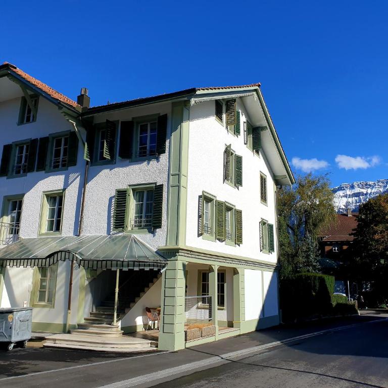 Interlaken Town House Sleeps 12 guests Central - Apartment - Erdgeschoss - 3