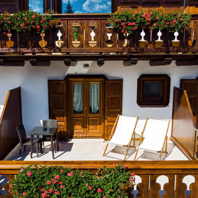 Hotel Natale - Camera Tripla con Balcone e Vista Montagna - 3