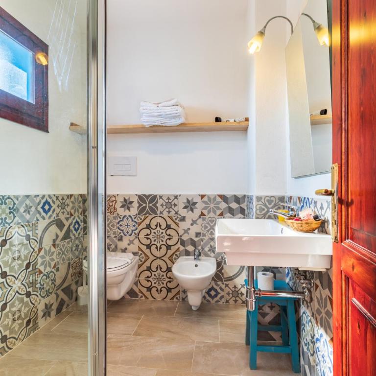 Hotel S'Ortale, Possibilità di Parcheggio interno e Ristorante all'aperto - Camera Matrimoniale Economy - 2