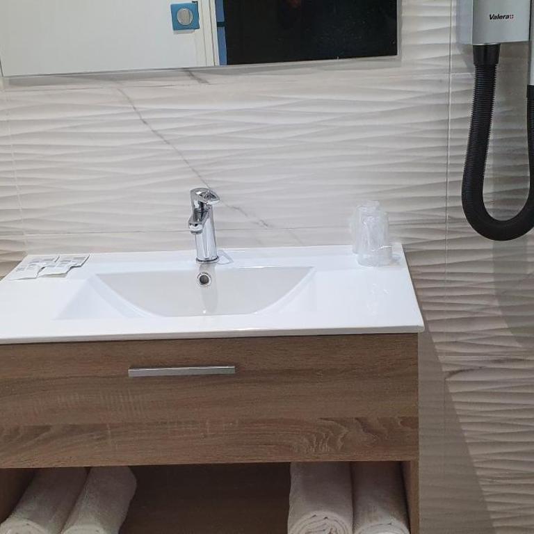 Hôtel L'Alsace Gare-Sncf - Chambre Double Économique - 8