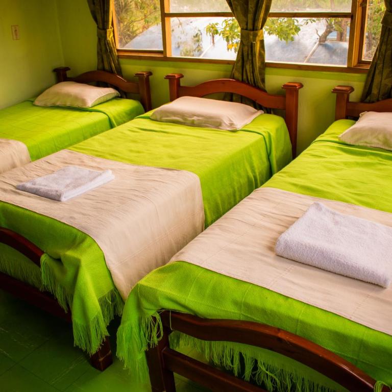 Miramonte Hostal - Habitación Triple con baño - 6