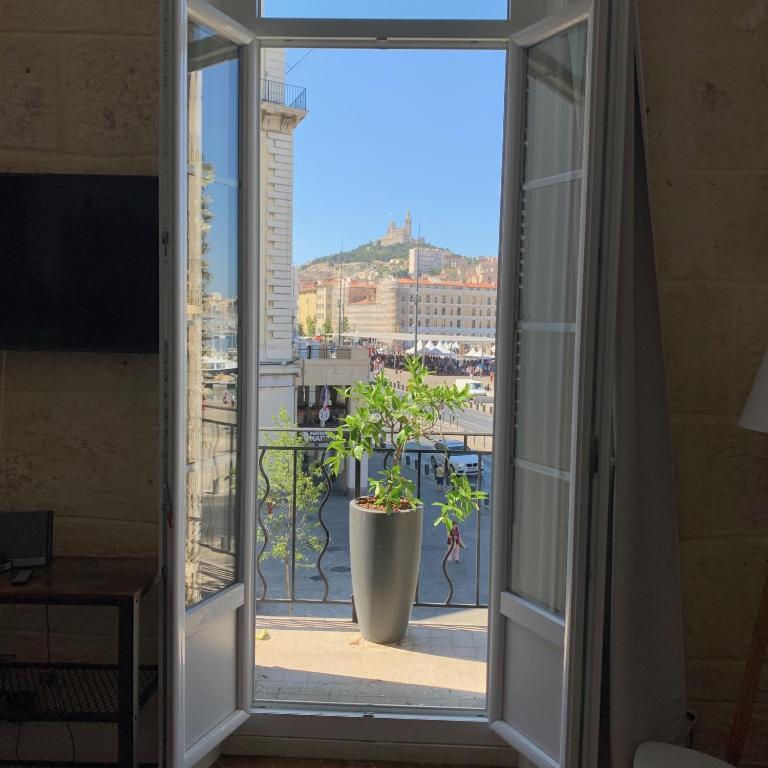 Vieux Port Clim Calme Vue Bonne Mere ou Eglise Appartements de Caractere - Appartement 2 Chambres - 1