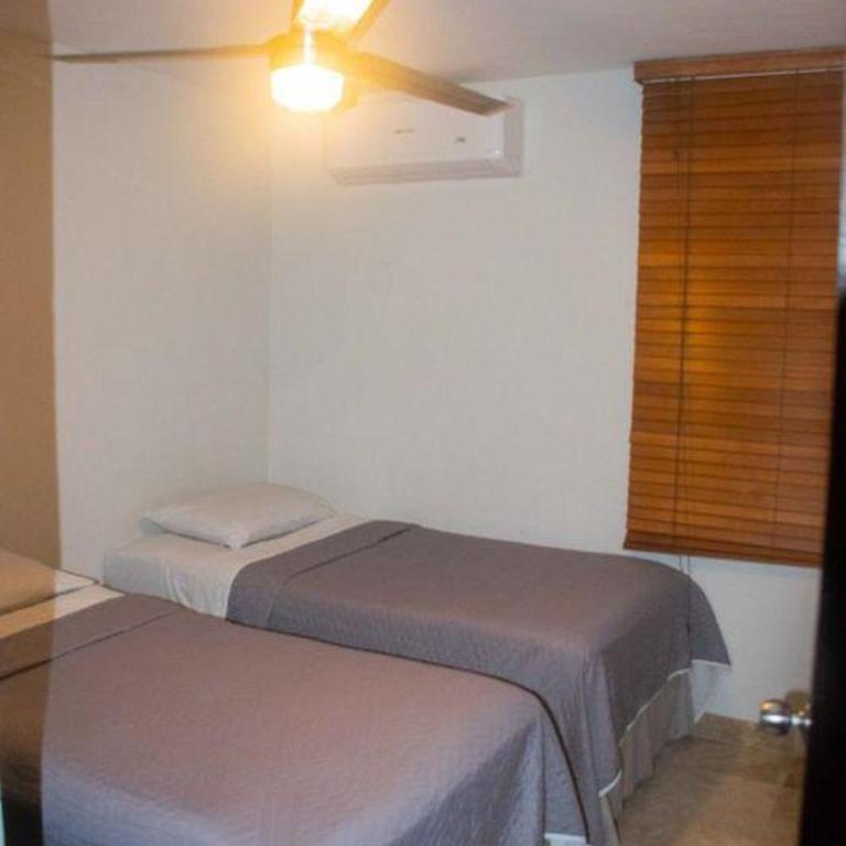 Departamento comodo, a media cuadra de la playa. - Two-Bedroom Apartment - 10