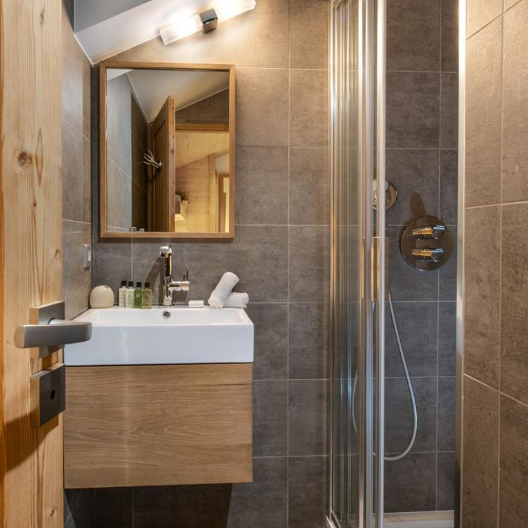 Whistler Lodge by Alpine Resorts - Apartamento de 3 dormitorios B07 - 2