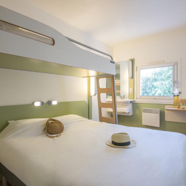ibis budget Antibes Sophia Antipolis - Chambre Triple avec 1 Lit Double et 1 Lit Superposé - 11