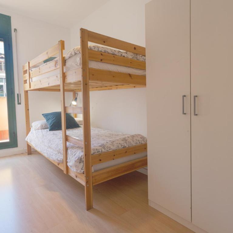 Plaza Catalunya City Center Apartments - Three-Bedroom Apartment with Terrace - 49