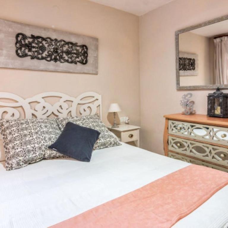 Apartamentos Bellamar - Apartamento con balcón - 4