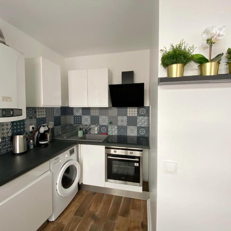 015 CHIC & COSY STUDIO 41m2 HYPERCENTRE WIFI SMART TV NETFLIX - Studio - 24